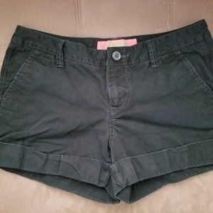 Old Navy (Wms-4) Black cuffed shorts